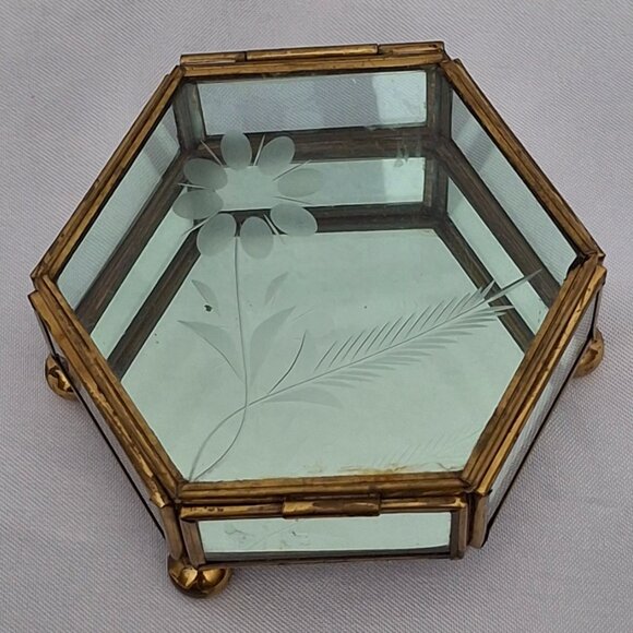 Vintage Etched Flower Glass Jewelry Trinket Box - Picture 2 of 4